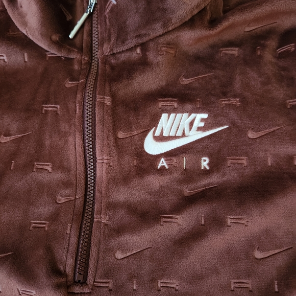 NWT ❗️ Nike Air women's veloure 1/4 zip long sleeves top bronze ( brown) size xs - Picture 8 of 9